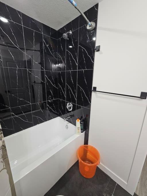 Lovely 2 Bedroom In *