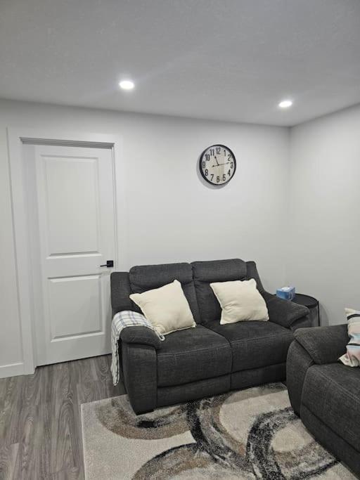 Apartment Lovely 2 Bedroom In Calgary