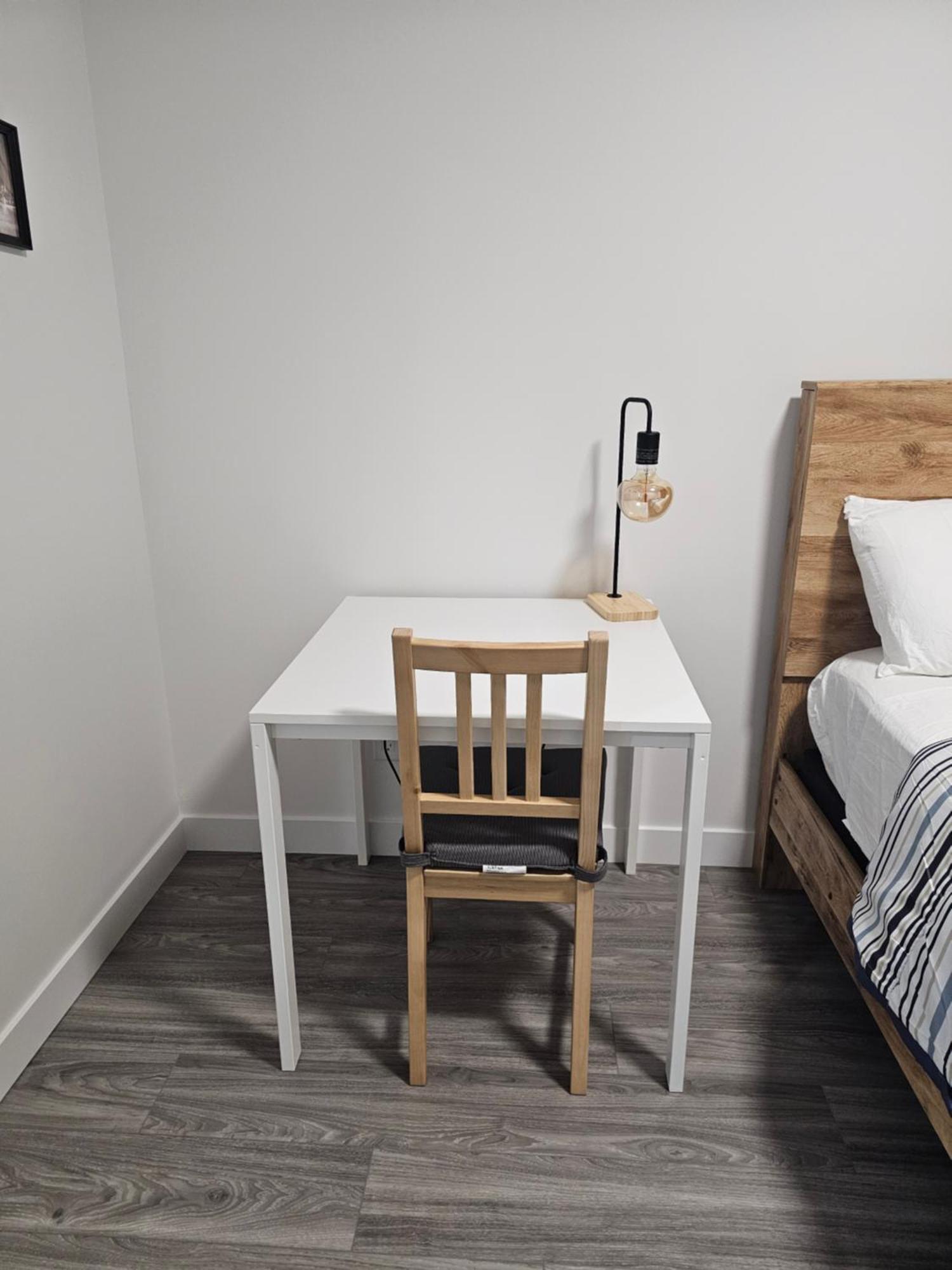 Apartment Lovely 2 Bedroom In Calgary